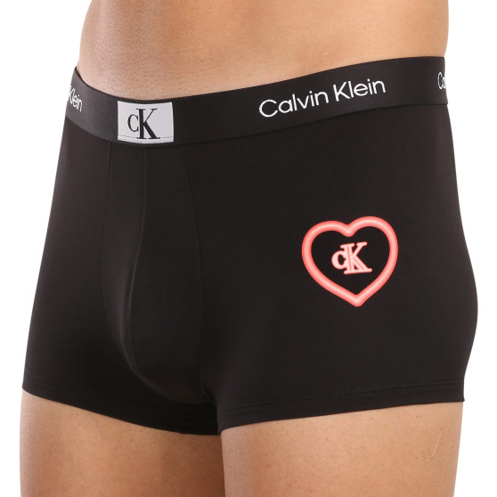 Ανδρικό σορτς μποξεράκι Calvin Klein μαύρο (NB3718A-UB1)